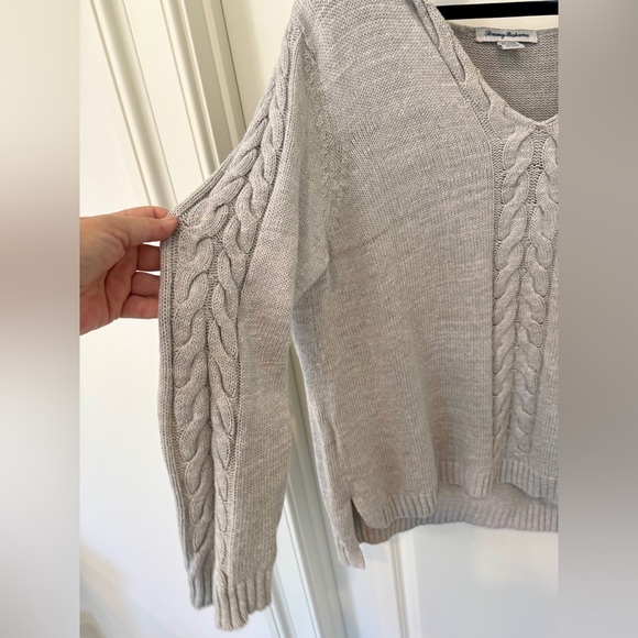 Tommy Bahama Light Gray V-Neck Hooded Cable Sweater Size XL - Picture 2 of 11